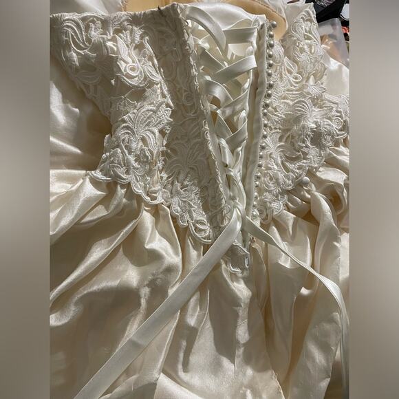 90s ivory halter wedding dress - Picture 4 of 9